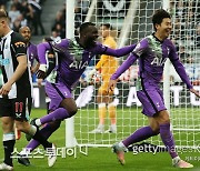'손흥민 4호골' 토트넘, 뉴캐슬에 3-2 승리..5위 도약