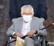'정부 방역활동 방해' 신천지 이만희에 항소심서도 징역 5년 구형