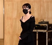 [포토] 강지영, '우월한 비율 뽐내며 등장'