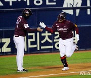 대타 3점 홈런 친 키움 김웅빈