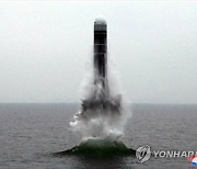 군 "북한 단거리 탄도미사일, SLBM 추정"..잠수함발사 가능성