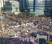 민주노총, 광화문 막히자 서대문서 게릴라 집회..일대 마비