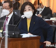 심상정, 이재명과 '대선 전초전'..맹탕 국감서 고군분투