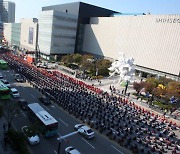 경찰, 충청권 민주노총 집회도 속수무책..시민 발 묶이고, 상인들은 울상