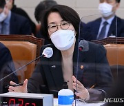 임혜숙 과기장관 "누리호, 성공·실패보다는 다른 의미 찾을 것"