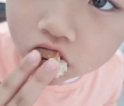 이동국 딸 수아, 딸기잼 빵 위에 김치 올려먹는 9세 "꿈은 요리사"