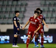 부산 박정인-최준, AFC U23 아시안컵 예선 위해 출국