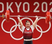 김수현, 역도 여자 76kg급 용상 한국 기록 '142kg 번쩍'