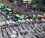 민주노총 서울 도심 게릴라 집회..시민들 교통 혼잡에 "어떻게 가나" 항의