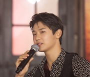 [ST포토] 강민혁, '제목부터 신선해요'