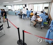 전남도 '전체 확진자 29%' 외국인 선제검사·접종 당부