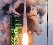 한국형 발사체 '누리호' 발사..우주로 첫걸음