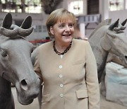 '아웃사이더에서 세계적 지도자로'.. 메르켈 리더십 비결은