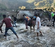 네팔·인도 덮친 물폭탄에 200명 사망.. 실종자 많아 추가 피해 우려도