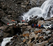 인도·네팔 홍수 사망자 최소 180명..하루 만에 평년 10배 이상 비 쏟아져