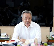[하동소식] 윤상기 군수, 11년째 장학기금 1억 553만원 출연