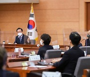 정부 '위드코로나' 계획 초안 25일 공개.. 공청회 진행