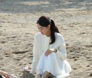 '김우빈♥' 신민아, '갯마을 차차차' 끝나도 여운은 ing "마음이 행복한 춤을"