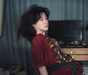 '구경이' 이영애, 과거 경찰 시절 공개..은둔형 외톨이 된 사연은?