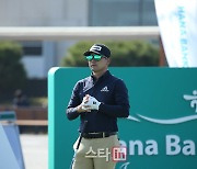 [포토] 코스 바라보는 이준석