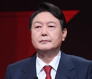'반려견 사과' 논란 윤석열, 토론 직후 김종인 전 위원장과 회동