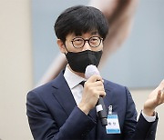 Naver, Kakao chiefs call for actions to address reverse discrimination vs foreign players