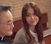 '검은 태양' 김지은, 성당에서 간절한 기도..왜?