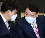 "사실 파악 못했다".. 권성동, '윤석열 반려견 SNS' 언급 사과