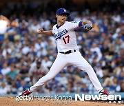 '벼랑 끝 불펜데이' 다저스, NLCS 5차전 선발로 조 켈리 선택