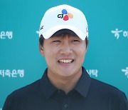 인터뷰 하는 김민규