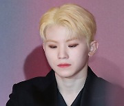 [오마이포토] '세븐틴' 우지, 정성 깃든 마음