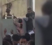 아프간 축구, 농구 선수 57명 카타르로 무더기 탈출