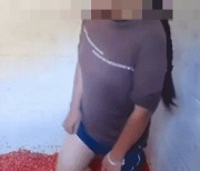 맨발로 고춧가루 밟았다..중국 양념공장 영상 '일파만파'