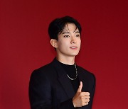 [T포토] 도겸 '비주얼 엄지척'