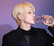 세븐틴 정한 '꽃에 물 주는 중'[엑's HD포토]