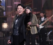 'SNL코리아' 김동욱, 변화무쌍 매력..주기자 만나는 洪