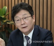 유승민 전 의원, 연합뉴스와 인터뷰