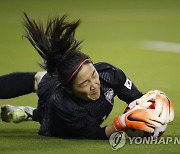 여자축구 '최강' 미국 슈팅 막아내는 윤영글