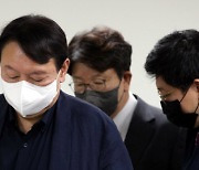 [說의 정치학]윤석열·홍준표, 몸집 경쟁에 빠진 '인사검증'