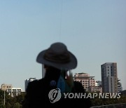 '독도는 한국 땅' 하늘로 향하는 연