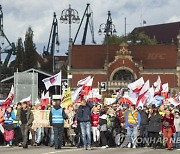 POLAND CORONAVIRUS VACCINES PROTEST