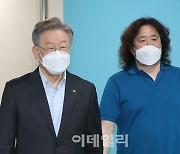 김어준 "이재명, 돈·줄·백 도움 안받아..사회 플랫폼 될 자격 有"