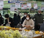 [포토] 과일값 무서워 사먹겠나