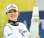 고진영, 연장 끝 BMW 우승..한국 LPGA 통산 200승 달성