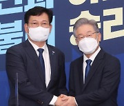 1일 1인터뷰·부동산 민심잡기..송영길 이심송심? 마이웨이?