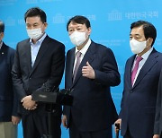 尹, '광역단체장 미끼 중진영입' 洪 발언에 "답변가치 없다"