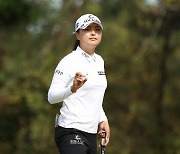 고진영, LPGA 올해의 선수 부문도 1위로..개인상 석권 보인다