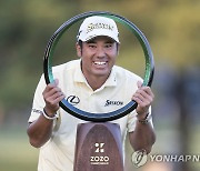 PGA 조조 챔피언십 우승 트로피 차지한 마쓰야마