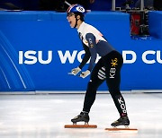 '임효준 봤지?' 황대헌, 남자 쇼트트랙 자존심 살렸다..월드컵 1,000m 우승