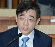 '화천대유 논란' 권순일 전 대법관, 연세대 석좌교수서 물러난다